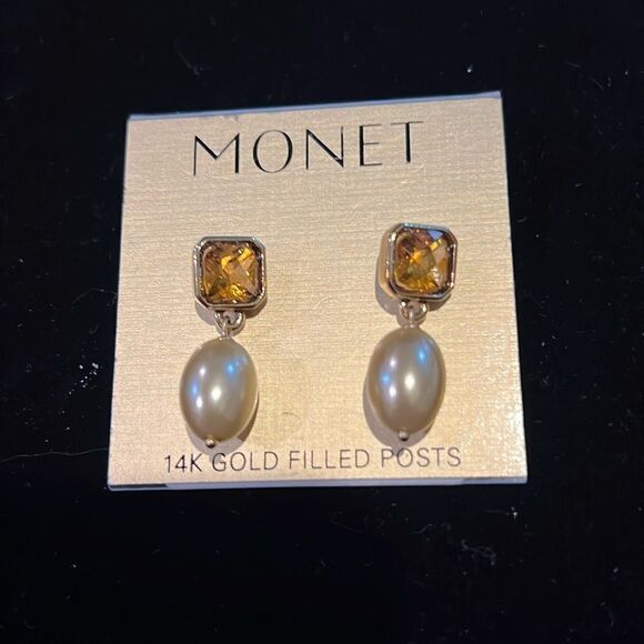 NWT Vintage Champagne Pearl Pierced Earrings - Picture 1 of 2